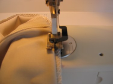 hem using a blind stitch hem foot, hem pants and skirts, 071