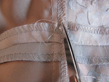 sewing blog 231 cutting open the seams, taking in the bust, sewing blog 231