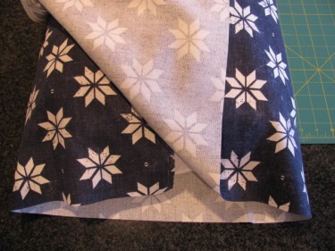 9157, Wrapping fabric around a pillow form, one piece pillow cover