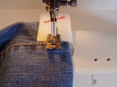 028. topstitching the hem of jeans